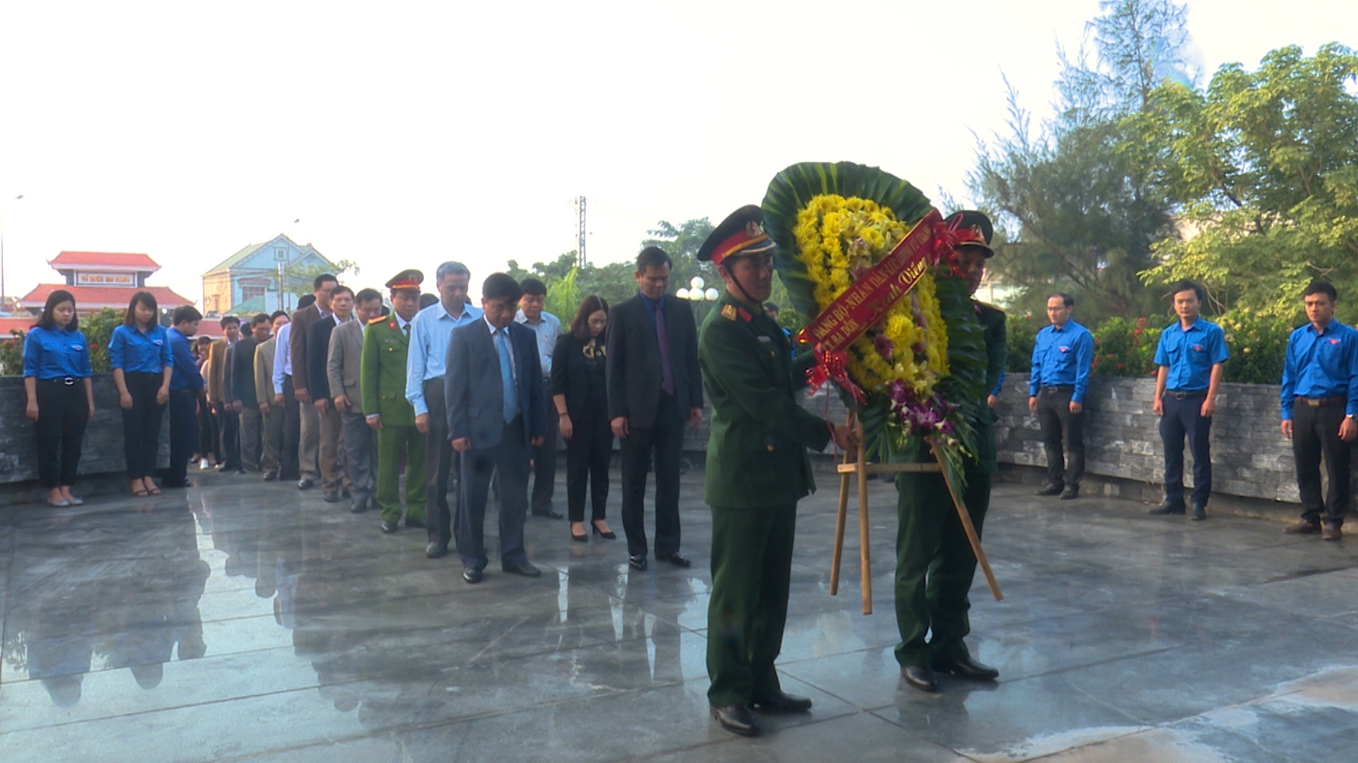 Viếng nhà bia tưởng niệm và mộ Đại Tướng nhân kỷ niệm 74 năm ngày thành lập Quân đội nhân dân Việt Nam