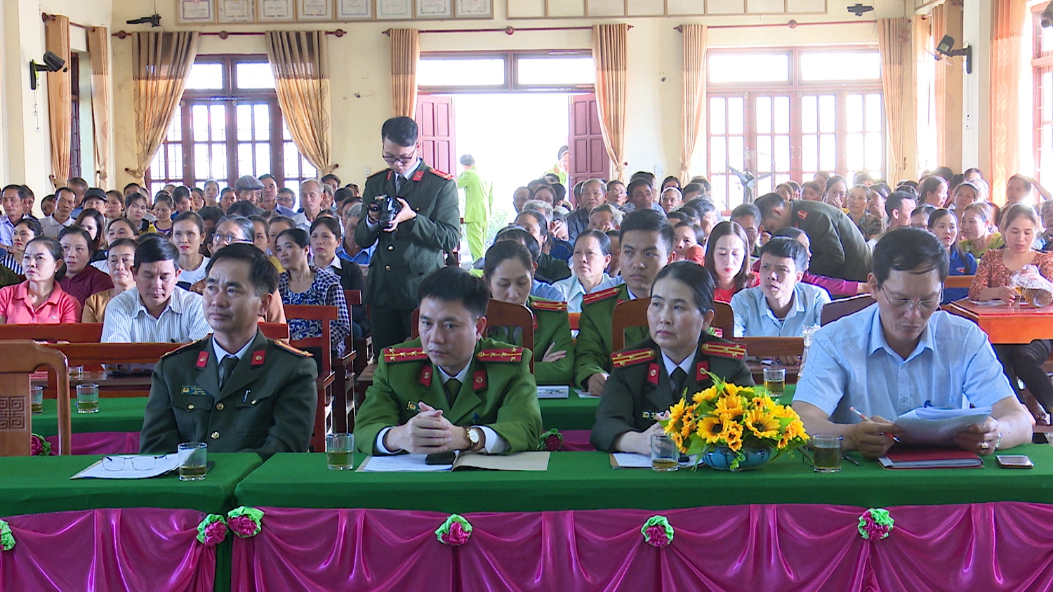 Công an Thị xã Ba Đồn: Tuyên truyền phòng, chống tội phạm và phát động phong trào toàn dân bảo vệ ANTQ tại xã Quảng Trung