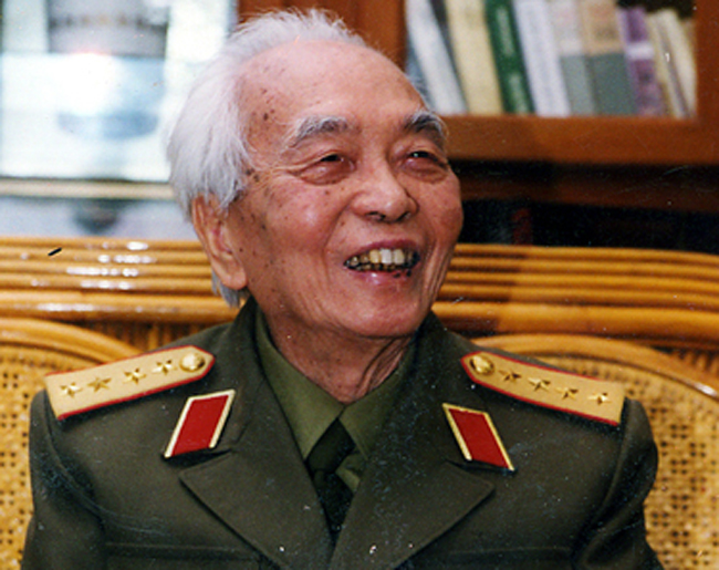 Đại tướng Võ Nguyên Giáp, năm 2002 (Ảnh: Bùi Tuấn)